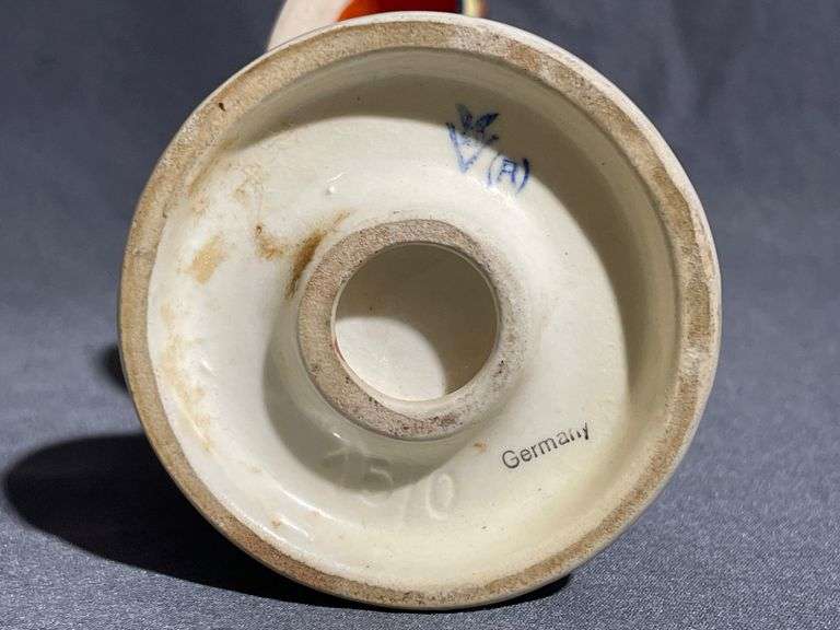 M. J. Hummel ‘Here Ye Here Ye’ Figurine Marked 15/0, 6″