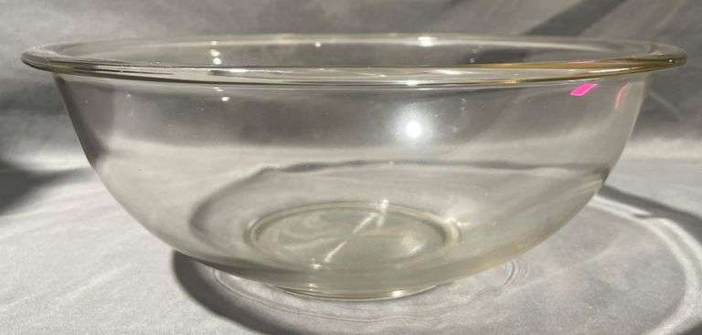 Clear Pyrex Mixing Bowl, 10″