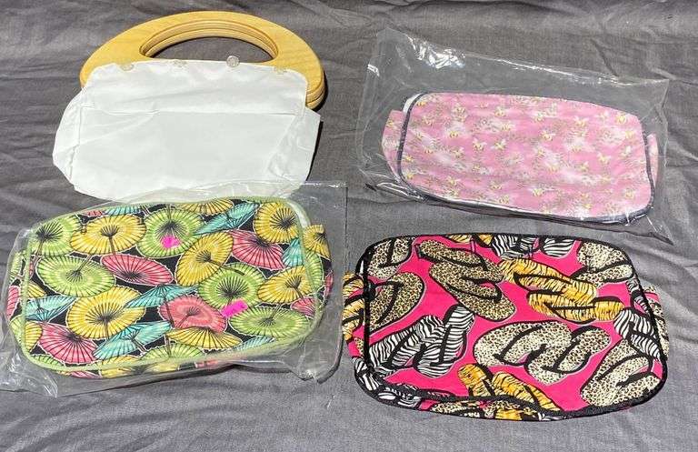 Handbag Form with Wood Handles & 3 Interchangeable Covers