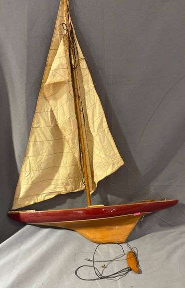 Sailboat Model Hull with Mast, Sails, and Accessories – Stand Missing Screws