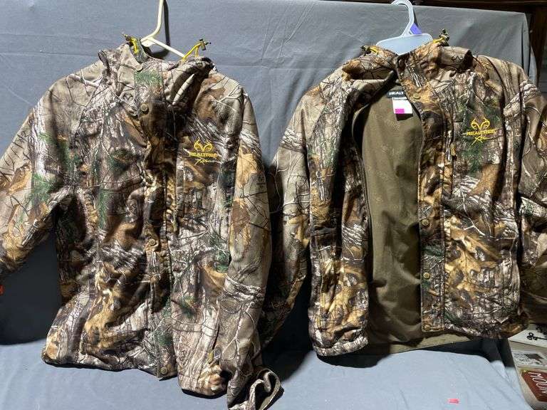 Realtree Xtra Camouflage Jackets with Hoods Size Small