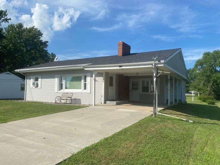 7.30.25 - METZGER ONLINE REAL ESTATE AUCTION - Move-in Ready One Story Home with Garage!-- Rochester, IN