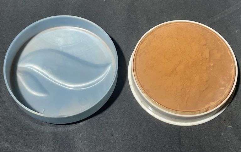 5 Woodbury DreamGlo Face Powder Tins in Nut Brown