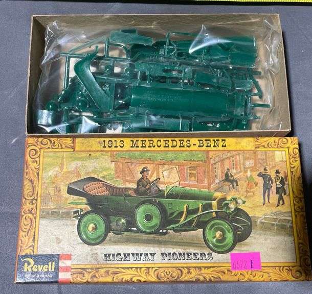 Revell Highway Pioneers 1913 Mercedes-Benz Plastic Model Kit