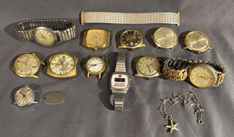Quartz Wristwatches and Accessories