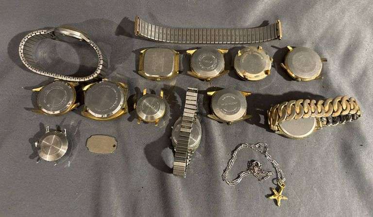 Quartz Wristwatches and Accessories