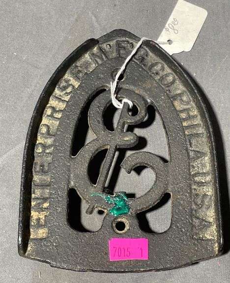 Cast Iron Enterprise MFG. Co. Philadelphia Trivet, 6×4″