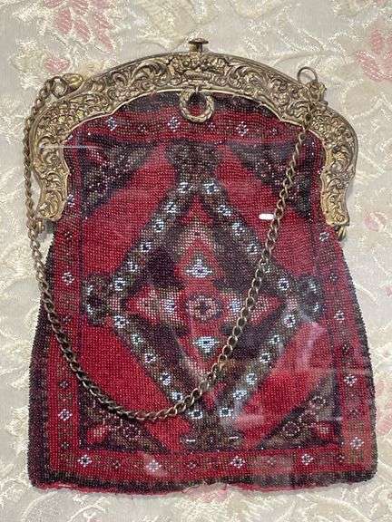 Women’s Beaded Coin Purse with Ornate Metal Clasp in Glass-Front Frame