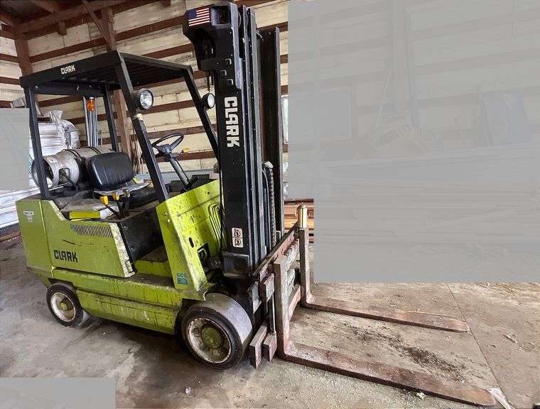 Clark GCS30MC LP Forklift with 41” Forks and Side Shift, Model GCS30MC, 2466 hours – has a radiator leak