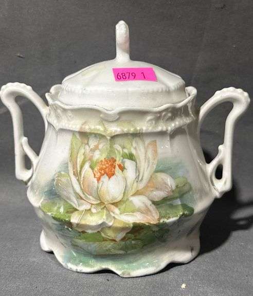 Porcelain Lily Biscuit/ Cracker Jar, 3.5″