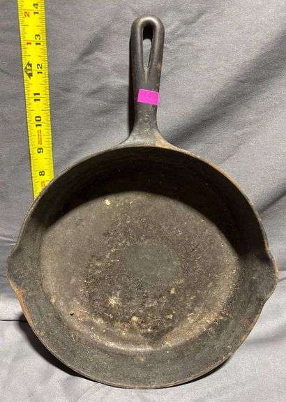 Cast Iron Skillet With Pour Spouts, Diameter 10″