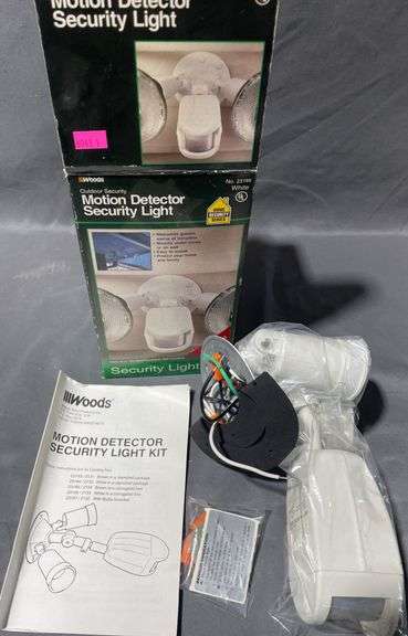 Outdoor Motion Detector Security Light by Woods, Model 23185