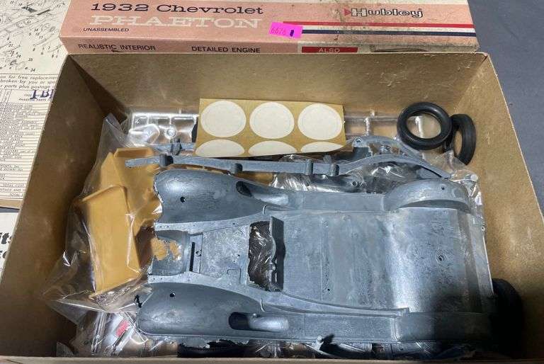 Hubley 1932 Chevrolet Phaeton Metal Model Kit with Instructions