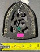 Cast Iron Enterprise MFG. Co. Philadelphia Trivet, 6×4″