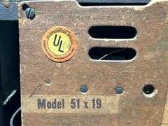 Motorola Model 51X19 Tube Radio With Exposed Speaker and Dial (damaged, see pictures)