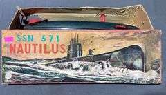 SSN 571 Nautilus Model Submarine with Original Box, 12″