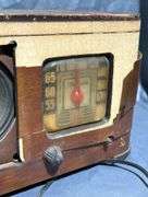 Motorola Model 51X19 Tube Radio With Exposed Speaker and Dial (damaged, see pictures)