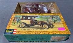 Revell 1907 Renault Highway Pioneers Plastic Model Kit in Original Box
