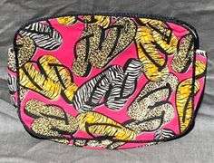 Handbag Form with Wood Handles & 3 Interchangeable Covers
