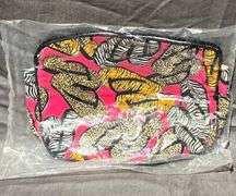 Handbag Form with Wood Handles & 6 Interchangeable Covers