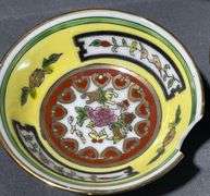 Asian Motif Porcelain Bowls With Polychrome Floral Motifs, 18 Pieces some chipps