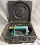 C.L. Vacuum Cup No. 4960 with Protective Hard Case