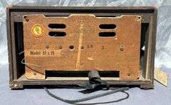 Motorola Model 51X19 Tube Radio With Exposed Speaker and Dial (damaged, see pictures)
