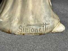 Simonettti Depose Nun Figurine, 4 Inches Tall