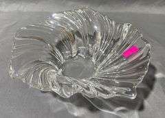 Swirl-Pattern Clear Glass Bowl with Freeform Design, 9″
