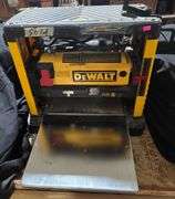 DeWalt DW733 12-1/2-Inch Thickness Planer, 23″ x 14″ x 17″