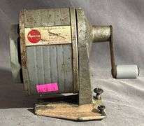 Apsco Giant Manual Pencil Sharpener with Steel Body