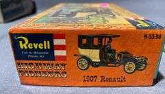 Revell 1907 Renault Highway Pioneers Plastic Model Kit in Original Box