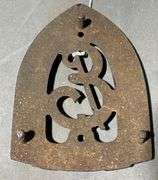 Cast Iron Enterprise MFG. Co. Philadelphia Trivet, 6×4″