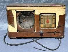 Motorola Model 51X19 Tube Radio With Exposed Speaker and Dial (damaged, see pictures)