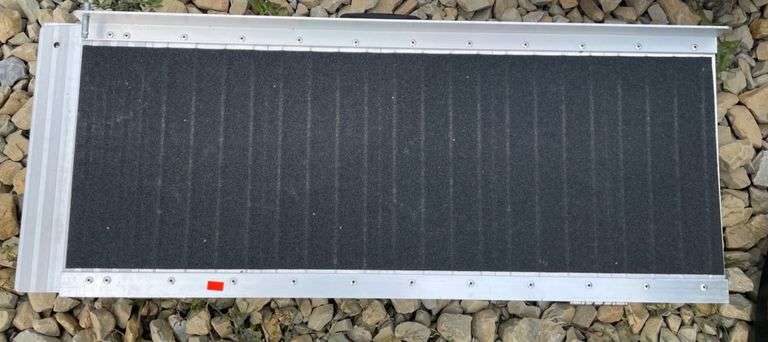 Zenacasa Lightweight Folding Ramp with Non-Slip Surface - Metzger ...