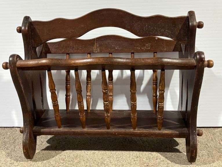 Spindle-Sided Wood Magazine Rack with Curved Ends, 17×14 - Metzger ...
