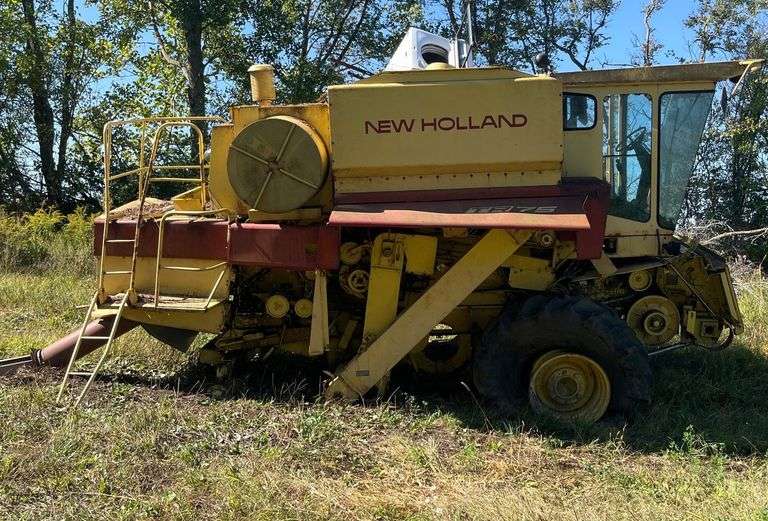 New Holland Model TR75 Self-Propelled Combine Harvester – Non Running ...