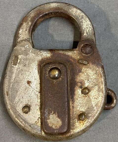 Metal Padlock with Rusted Finish and Attached Loop 4” No Key - Metzger ...