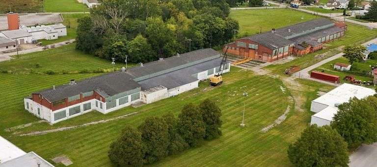 Tract 1: Industrial Bldg. | Vintage Brick | Lg-Scale Footprint | Unlimited Redevelopment Potential