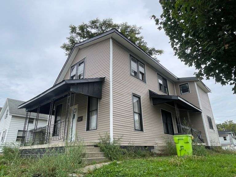 Tract 1: 305 N Lafontaine St., 3 Bedroom & 1.5 Bath Home