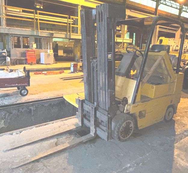 Caterpillar LP Forklift Model V50D 4260 lb 42