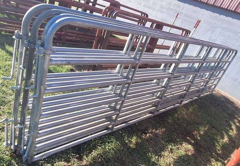1 New Galvanized Steel Livestock Gate with Curved Top 16ft - Metzger ...