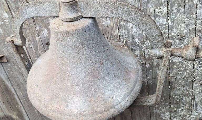Metal Bell With Cast Mounting Bracket, 14in Diameter - Metzger Property ...