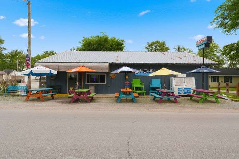 Barbee Lake Commercial Properties with Updated Retail Store & Pole Barn for Storage – Great Investment Opportunity!