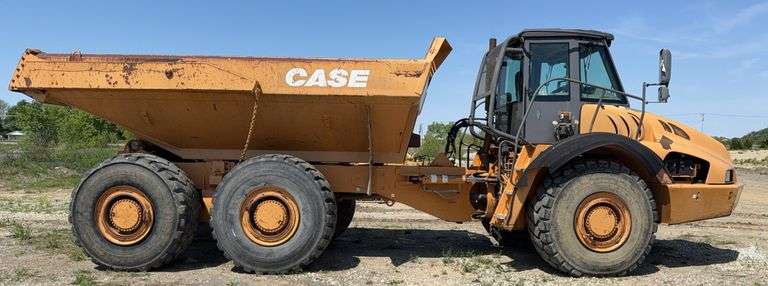 2005 Case 335 Off Toad Haul Truck, Well Maintained, Runs and Operates as it Should, Auto Greaser, No Leaks, 5838 Hours, Serial Number HHD000501, PICK UP AT ALTERNATE LOCATION - MUNCIE, IN