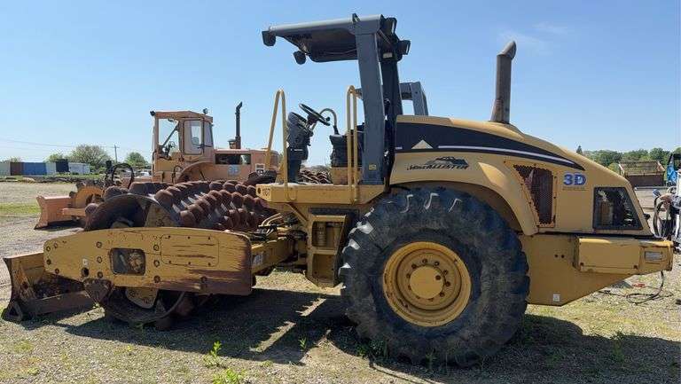 2004 Cat CP563E, 84” SHEEPSFOOT Roller, OPOPS, Well Maintained, Runs and Operates as it Should, 1551 Hours, Serial Number CNT00385, PICK UP AT ALTERNATE LOCATION - MUNCIE, IN