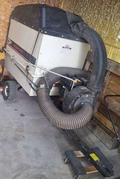Agri-Fab H.D.1000 Lawn Vacuum 58"x38"x45"