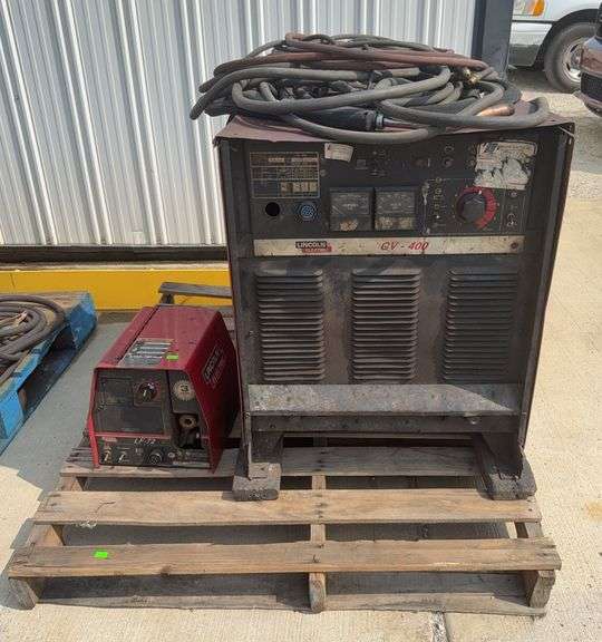 Lincoln Welder, CV 400, LF 72, Operated when Last Used - PICK UP IN MARION, IN