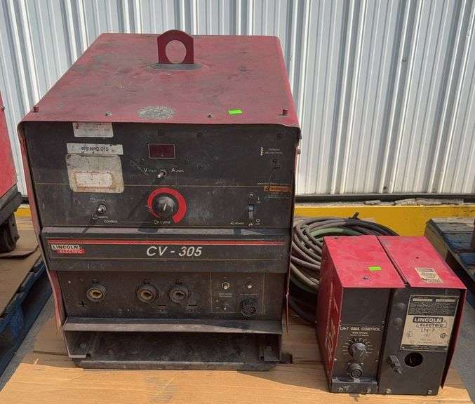 Lincoln Welder, CV 305, LN 7, Operated when Last Used - PICK UP IN MARION, IN