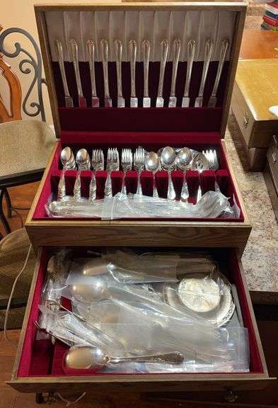 Wm. A. Rogers A1 Plus Oneida Ltd. Flatware in Wood Chest